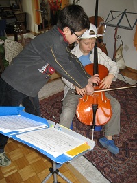 Enfants jouant de la musique